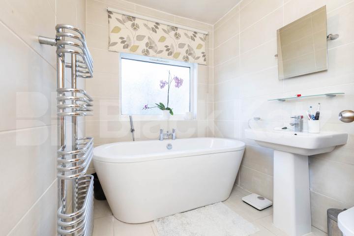 Available Now Leybourne Avenue, Ealing
